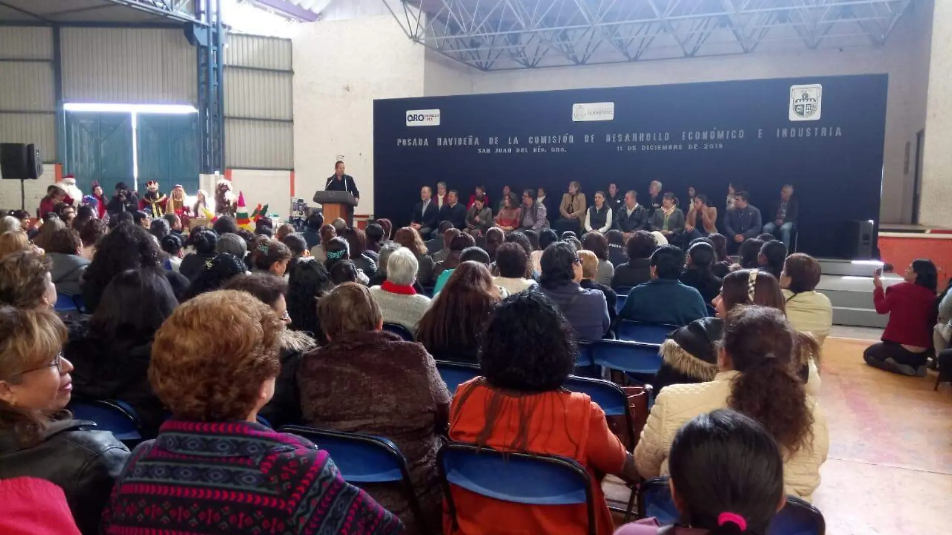 En el evento se informó que Mujeres en Acción recibirá apoyo de gobierno estatal y municipal.  Foto Monsetrrat García  El Sol de San Juan del Río.